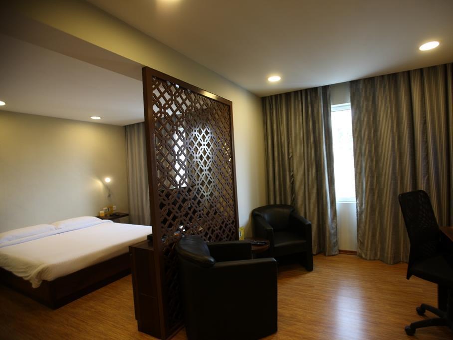 Keys Prima By Lemon Tree Hotels, Pimpri, Pune Exterior photo